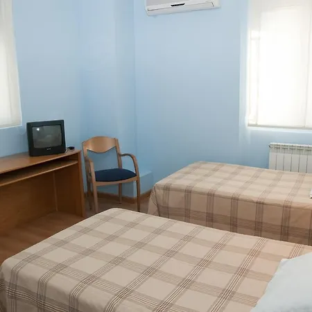 Hotel De 3*